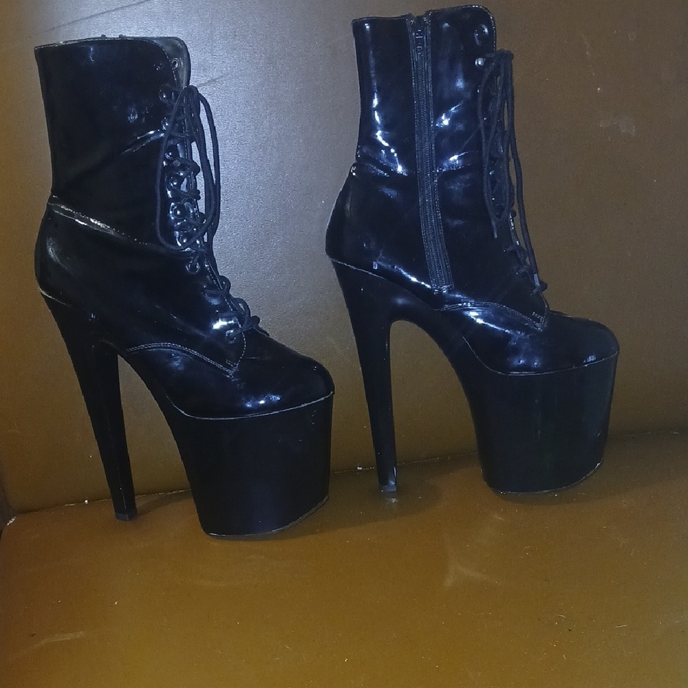 Pleaser Shiny Black Platform Lace-Up Boots View 2